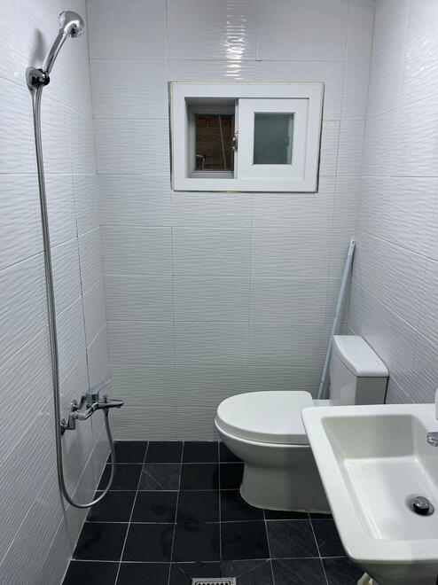 MK Co-housing: Shared Bathroom MK Co-housing: Shared Bathroom
