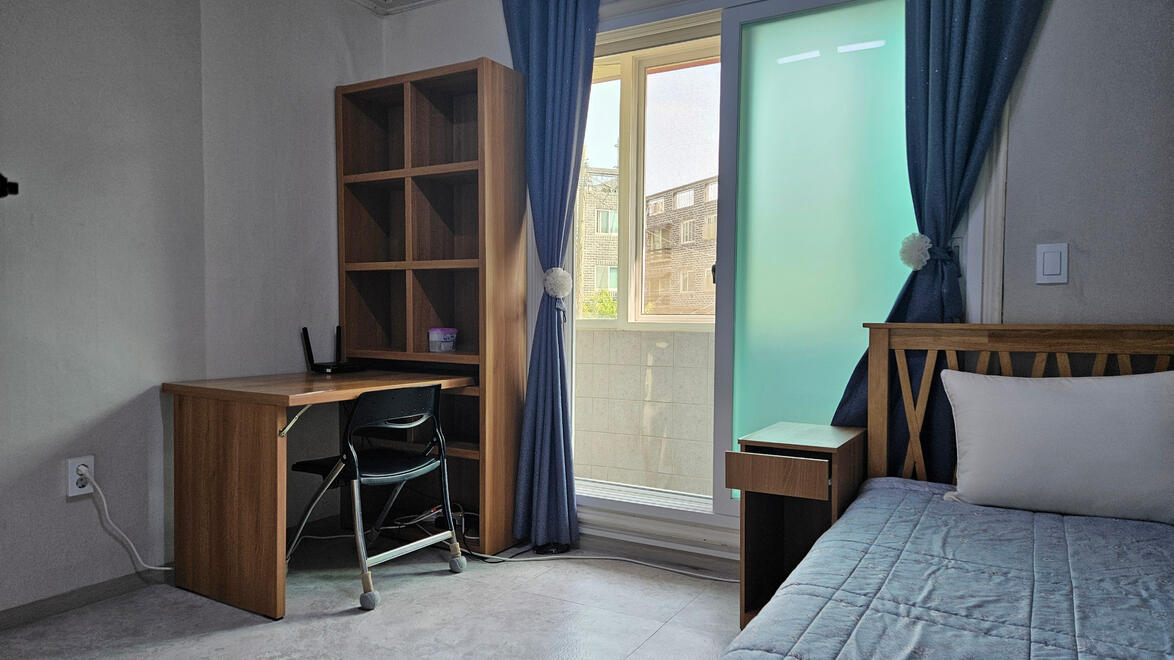 MK Co-housing: Room with Balcony